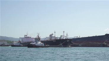 TAL-SIOT: AL TERMINALE MARINO ARRIVATA LA PETROLIERA N°20.000